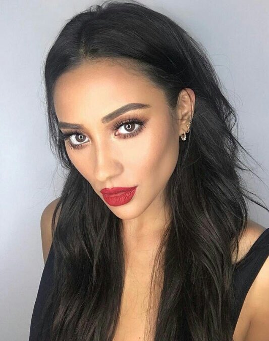 A beleza da Shay Mitchell precisa ser estudada 
HAPPY BIRTHDAY SHAY MITCHELL 
