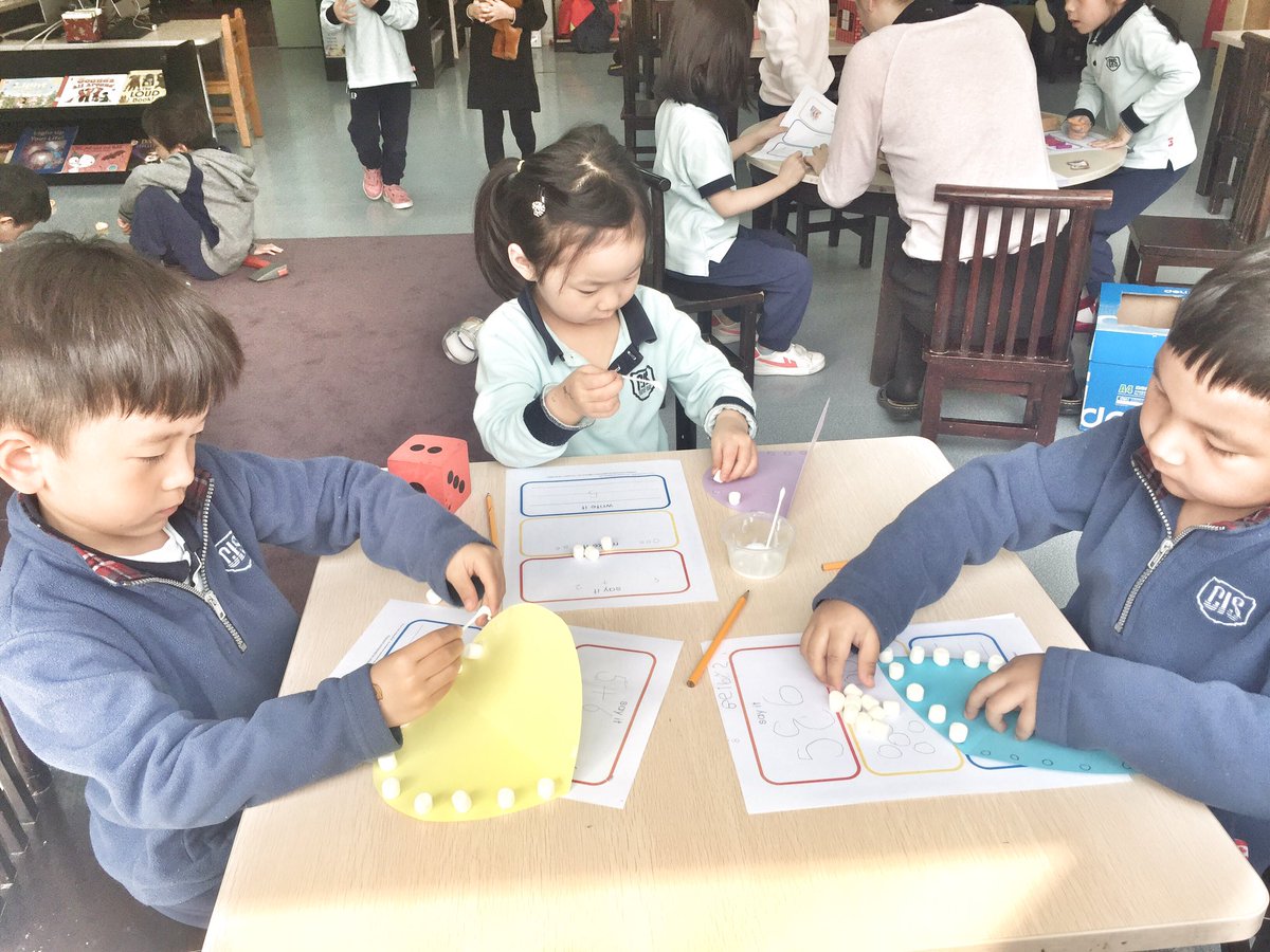 meganbartlettt's tweet photo. How many teeth does your mouth have altogether? #mycisb #prek4 #eymath https://t.co/lqRYgPeDcq