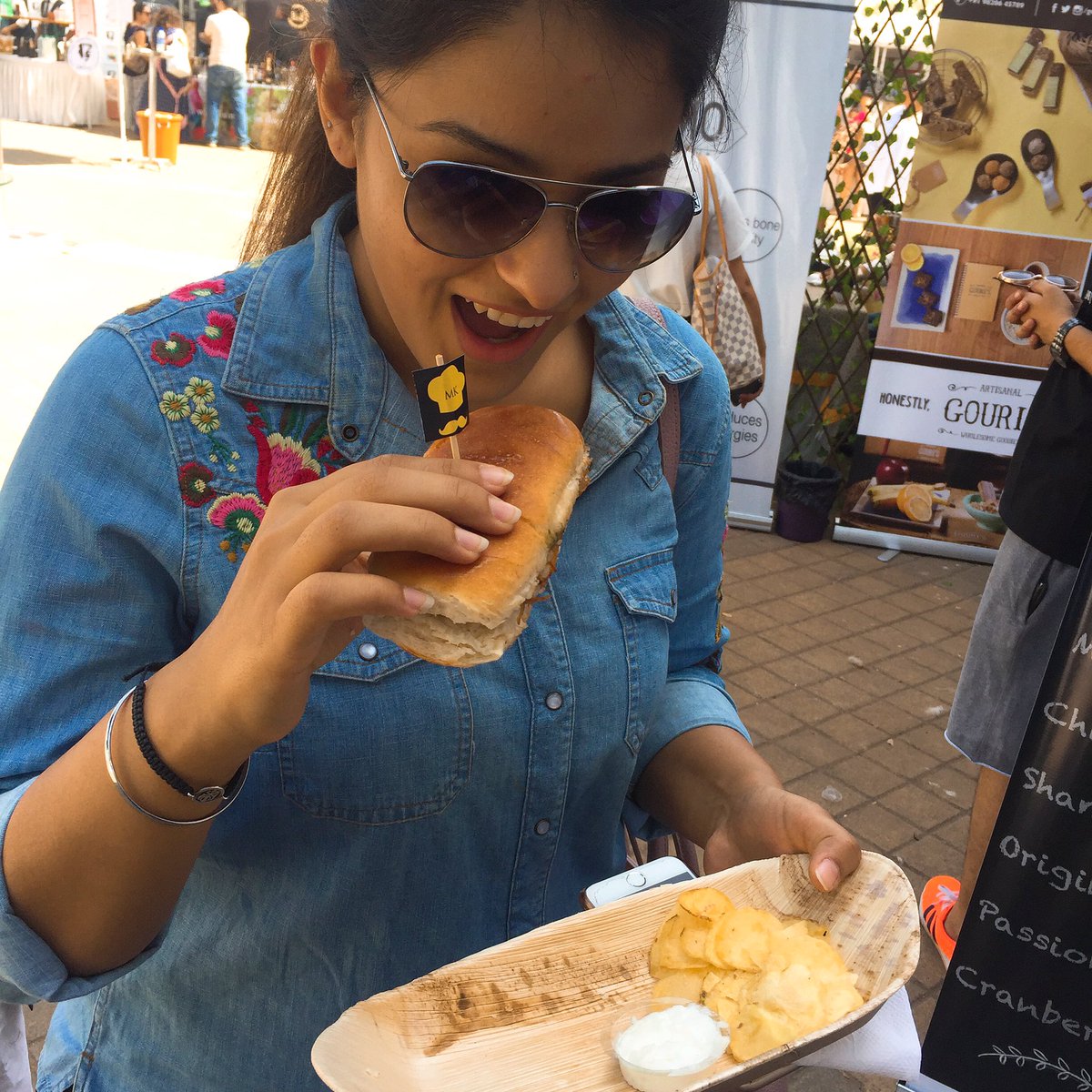 ModernsCatering's tweet photo. Love at first bite 😍 Happy to have served y'all this weekend at the @BFF_FoodFest @Style_Cracker borough! #Mumbai #foodfest #Food #order https://t.co/qLoxyvhvJg