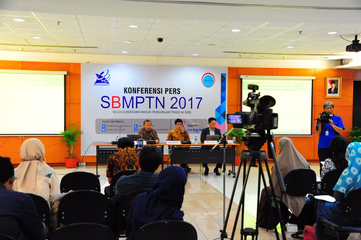 (4) Calon mahasiswa sudah dapat mengakses dan melakukan pendaftaran #SBMPTN2017 mulai 11 April pukul 08.00 WIB s.d. 25 April pukul 23.59 WIB
