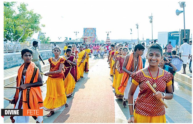 UttarandhraNow's tweet photo. #SriRamanavami celebrations at #Onttimetta, #Kadapa. https://t.co/OwrCdAq5Hq