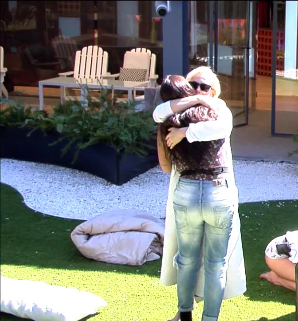 debnamxrhee's tweet photo. Hemos vuelto dos meses atrás💜😭😍 #VIPDirecto https://t.co/dLHXWvSQr9