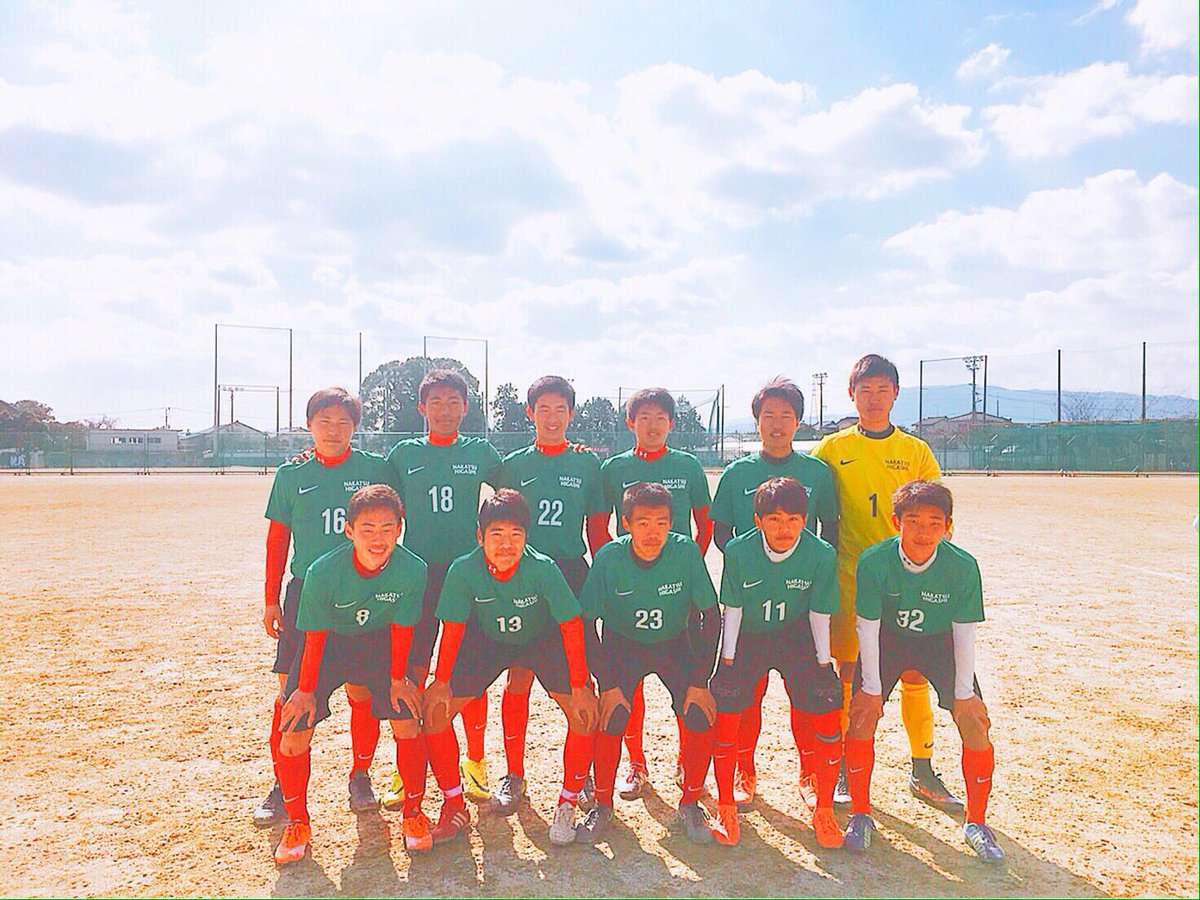 夢生規 Twitterissa 新入生の皆さん明日は入学式ですね おめでとうございます 中津東高校サッカー部はマネージャーを大募集しております 今はマネージャーが1人という大変危機的状況に陥っています 少しでもサッカーに興味がある人は グランドに足を運んでみて