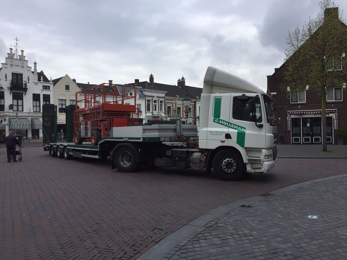 RinivdLinden's tweet photo. #coöperatiefonds #blindwalls #aandeelinelkaar @Fransvanveen2 is begonnen https://t.co/14DNpswTnZ