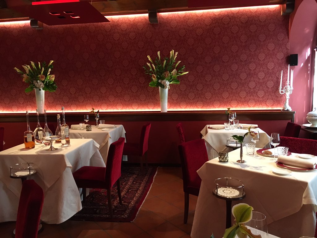 Blake chair.
Ristorante La Tortuga 
#Gargnano #Brescia #ellerosedie #manzano #chair