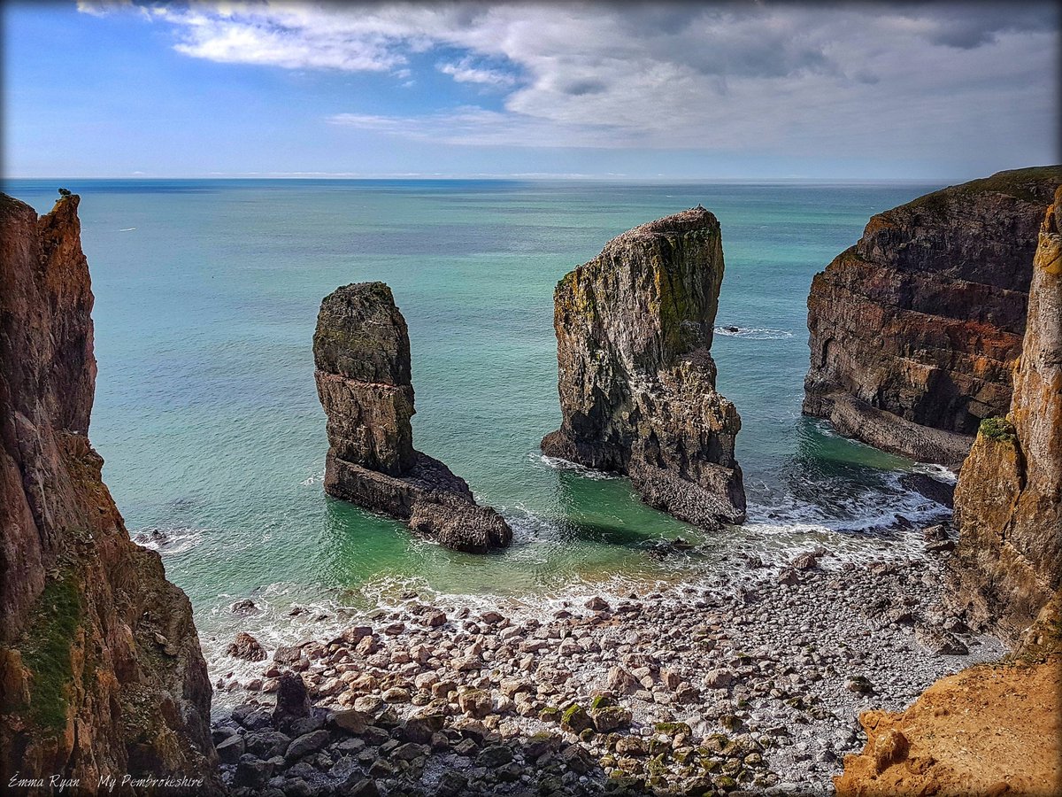 MyPembsEmmaRyan's tweet image. Stack Rocks in Pembrokeshire @DerekTheWeather @behnazakhgar @BBCWthrWatchers @visitwales @WalesCoastUK