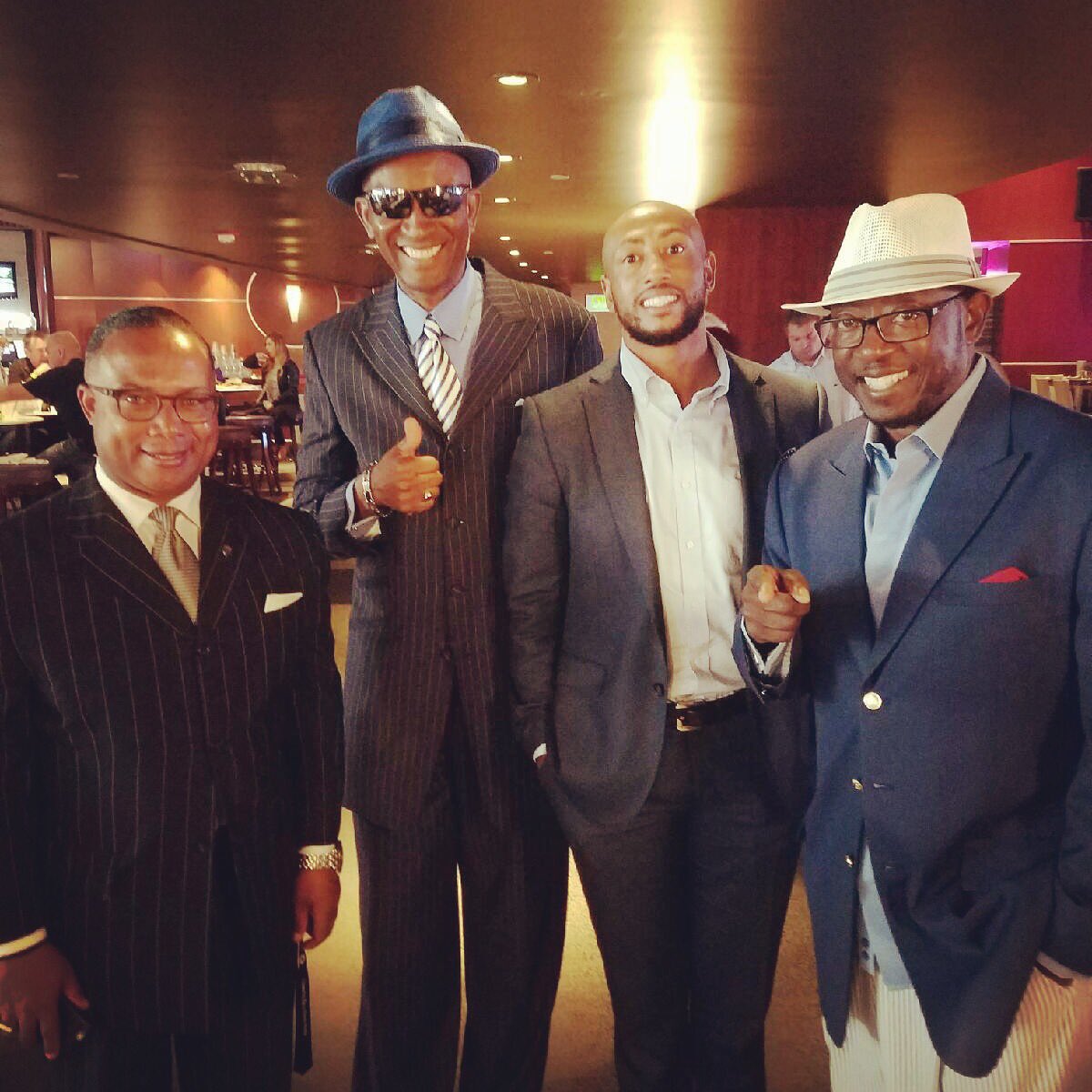 DJJonathaninfo's tweet photo. #lakers #lakergame #djjonathanphillips #larrycooper #clothier #ryancooper #events https://t.co/kuFlCH3Tgw