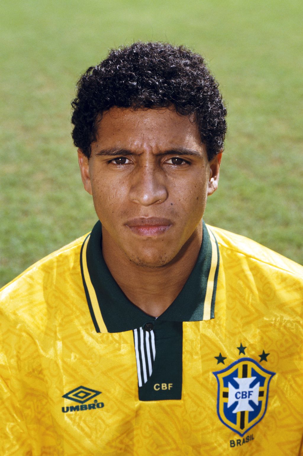     Wishing Roberto Carlos a very happy 44th birthday... 