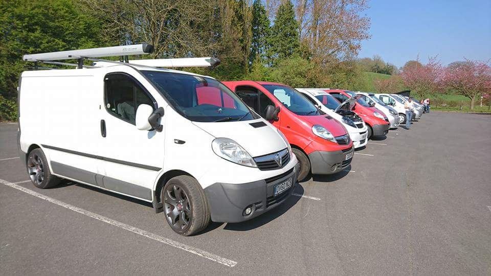SoutheastTVP's tweet photo. Just a few pics from Saturdays meet at the @Grasshopper_Inn .  #vauxhallvivaro #renaulttrafic #NissanPrimastar #londonislovinit https://t.co/yhihzj1yNZ
