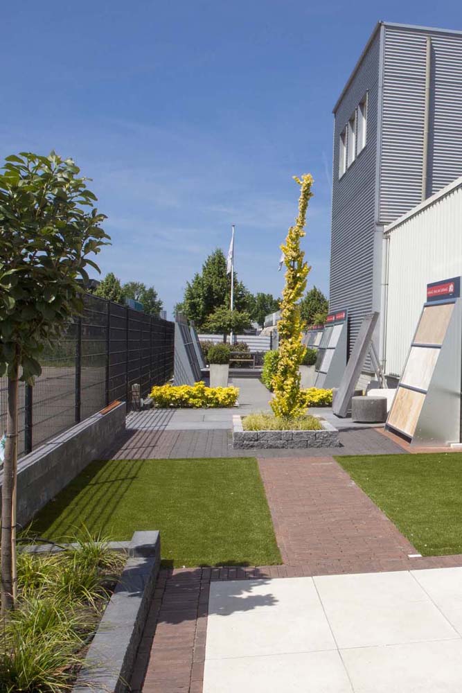 Henken_NL's tweet photo. De #showtuin van @Henken_NL is er klaar voor. Voor particulier en professional interessante #inspiratie! https://t.co/4Mqaofqte5 https://t.co/4NdsB2gMNl