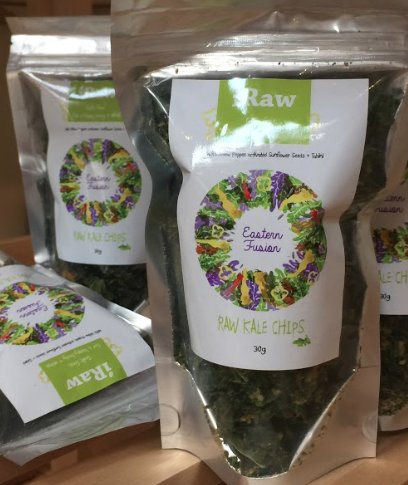 iRawHealthyHabi's tweet photo. #ManicMonday another busy week kicking off at iRaw HQ! Packing and shipping orders #lovewhatwedo #nourishingplanet #allraw #allvegan https://t.co/zMhQG7Y78y