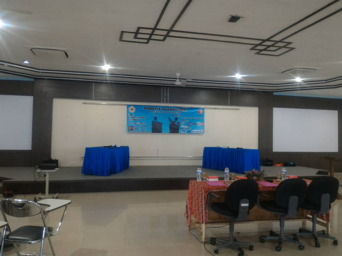 HIMSA_FKIP's tweet photo. Persiapan Lomba Debat Sosiologi dalam Aruh SosAntro VIII di aula rektorat lt3 https://t.co/JTA4dkzKrR