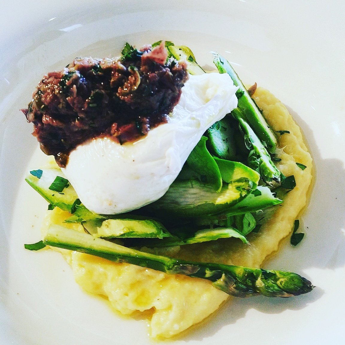 Kicking our day off right with poached organic hen's egg on polenta #fresh #breakfast #organic #newmenu