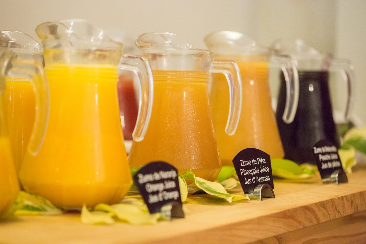 HuertodelcuraH's tweet photo. La mejor variedad para que empieces el día con el mejor sabor ☕🍞🍊 ⇢https://t.co/t2LKErKRzN
#Buffet
#HuertodelCura
#Desayuno
#BuffetHotel https://t.co/R6IIIGSNvd