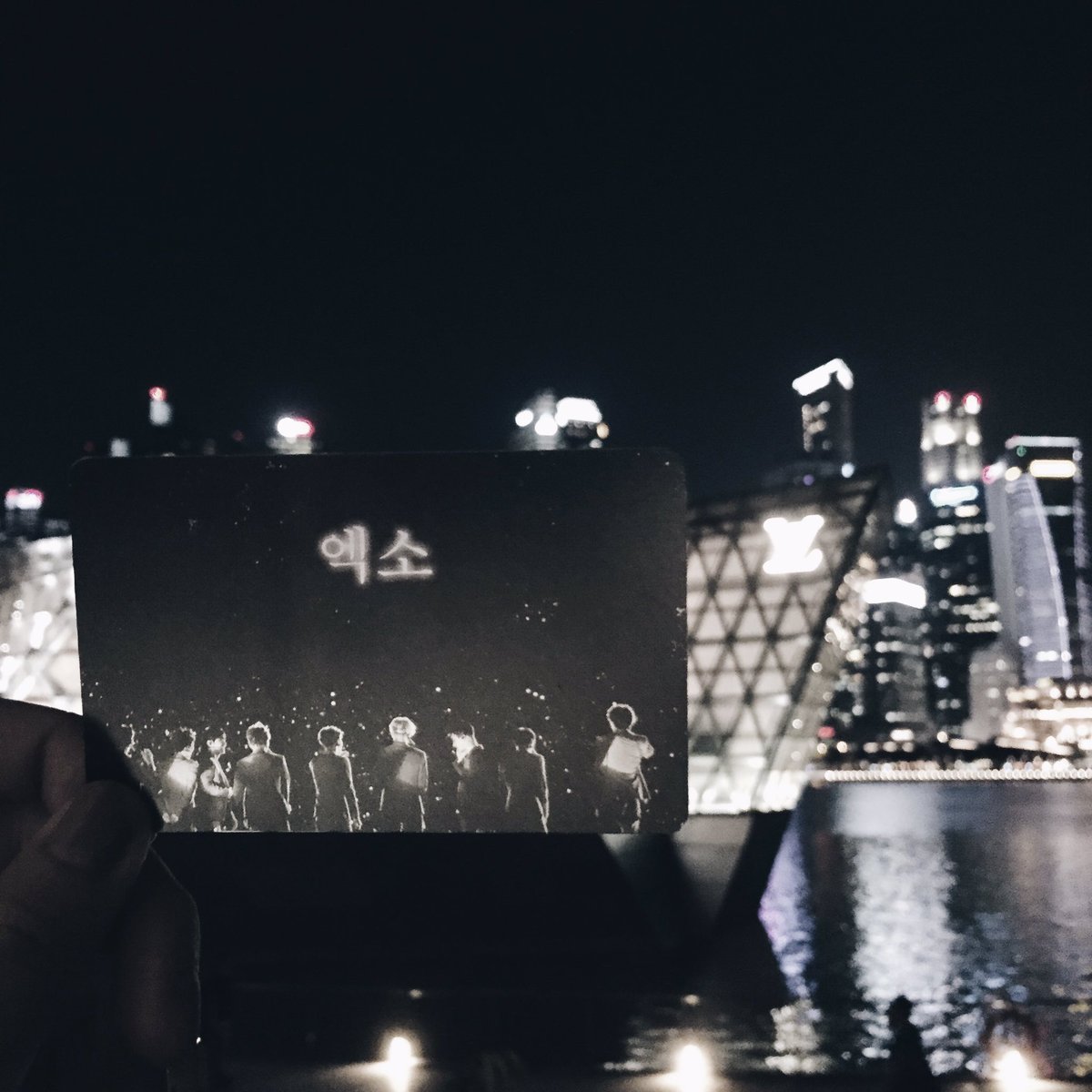 exoclusivelyy's tweet photo. exoclusively giveaway ✨

- simply rt &amp; like to enter
- 1 winner only
- open worldwide
- ends on 22 Apr 2017, 4.08PM KST

#5YearswithEXO https://t.co/RP03rp8Vl8