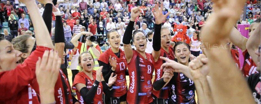 SportivaInfos's tweet photo. #Volley Les joueuses de Magali #Magail au top, le RC #Cannes aussi ...tous les 1/4 des play-offs > https://t.co/y17zXlWxHt (accès libre) https://t.co/IRZHVbj3Io