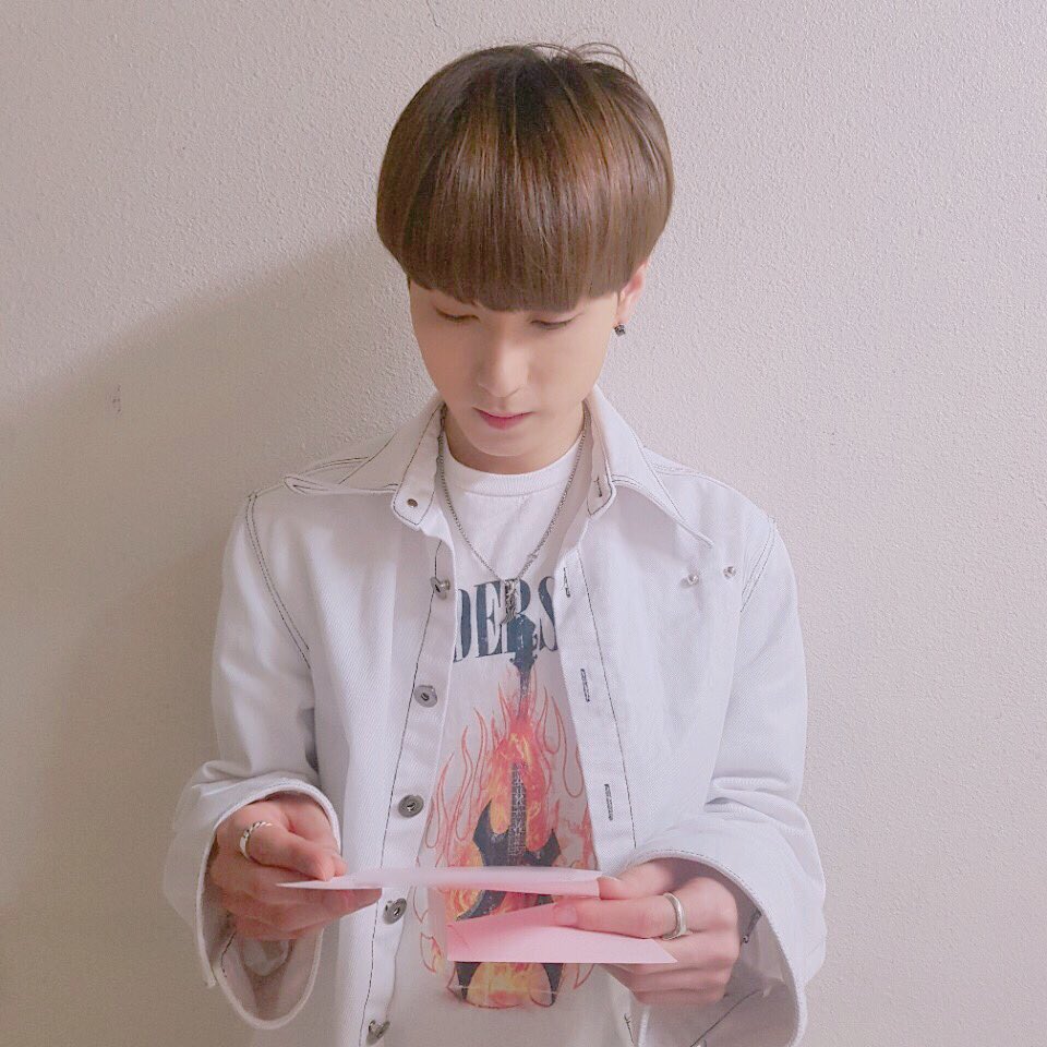 MVPofficial_PH's tweet photo. [#편지읽는남자] 💌 
#MVP #엠브이피 #진 #Jin https://t.co/Zn9nHhuo2V