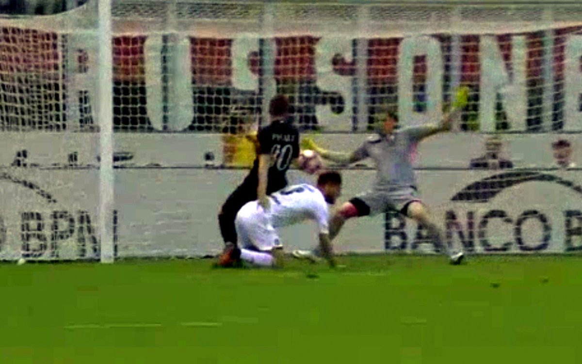 kastsport's tweet photo. Novi gol Maria Pašalića za AC Milan, TV serviseru unatoč

#acmilan #mariopašalić #kaštelanskisport #dalmatinskisport #hnkhajduksplit https://t.co/ww19rhpEr1