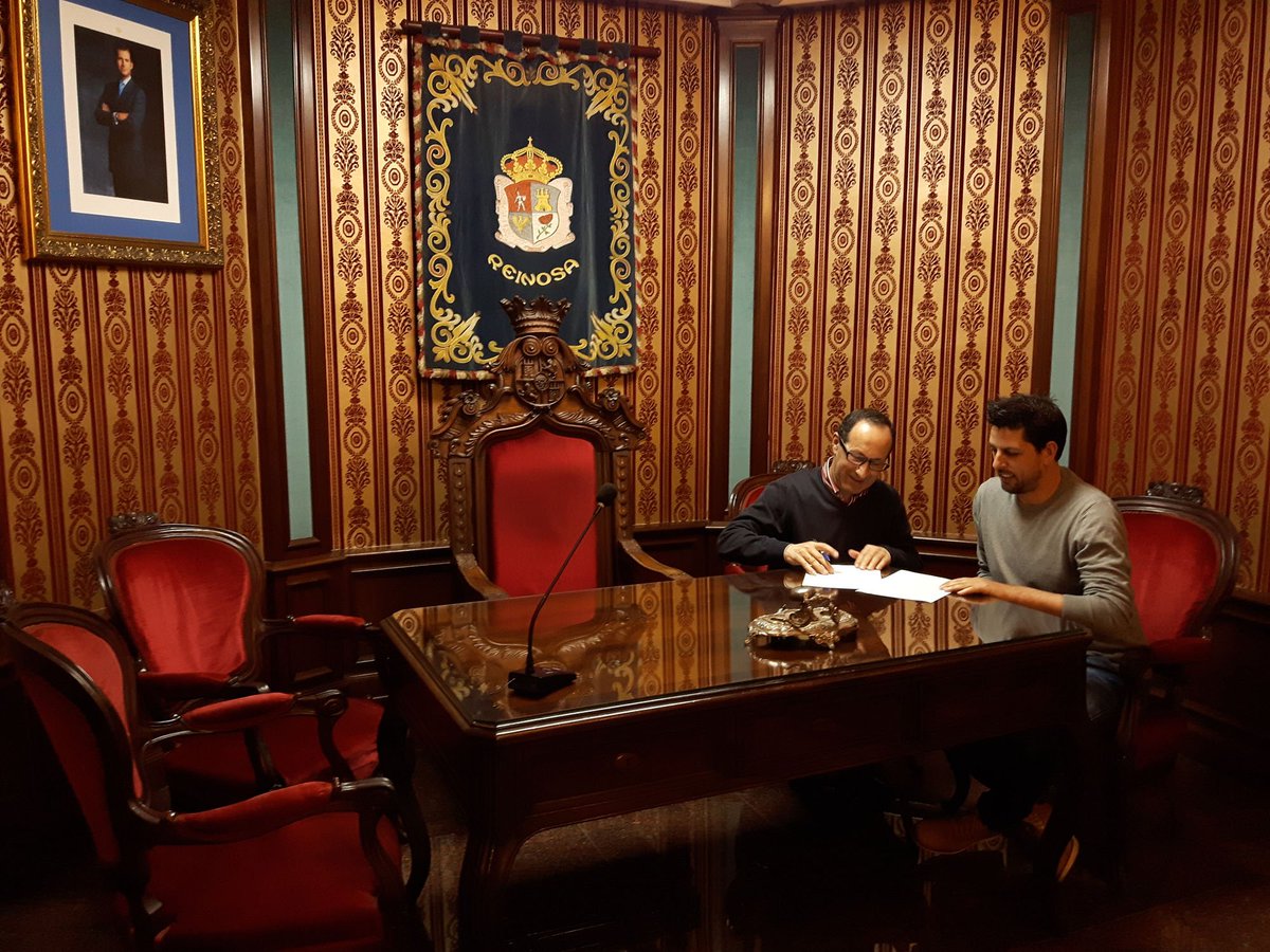 Internacionales BTT (@interbtt) on Twitter photo Firma del convenio con <a href="/AytoReinosa/">Ayuntamiento de Reinosa</a> para la celebración de #LaPasá de los Valles de Campoo el próximo 14 de mayo ✍️ #InterBTT #MundoTrail Firma del convenio con <a href="/AytoReinosa/">Ayuntamiento de Reinosa</a> para la celebración de #LaPasá de los Valles de Campoo el próximo 14 de mayo ✍️ #InterBTT #MundoTrail