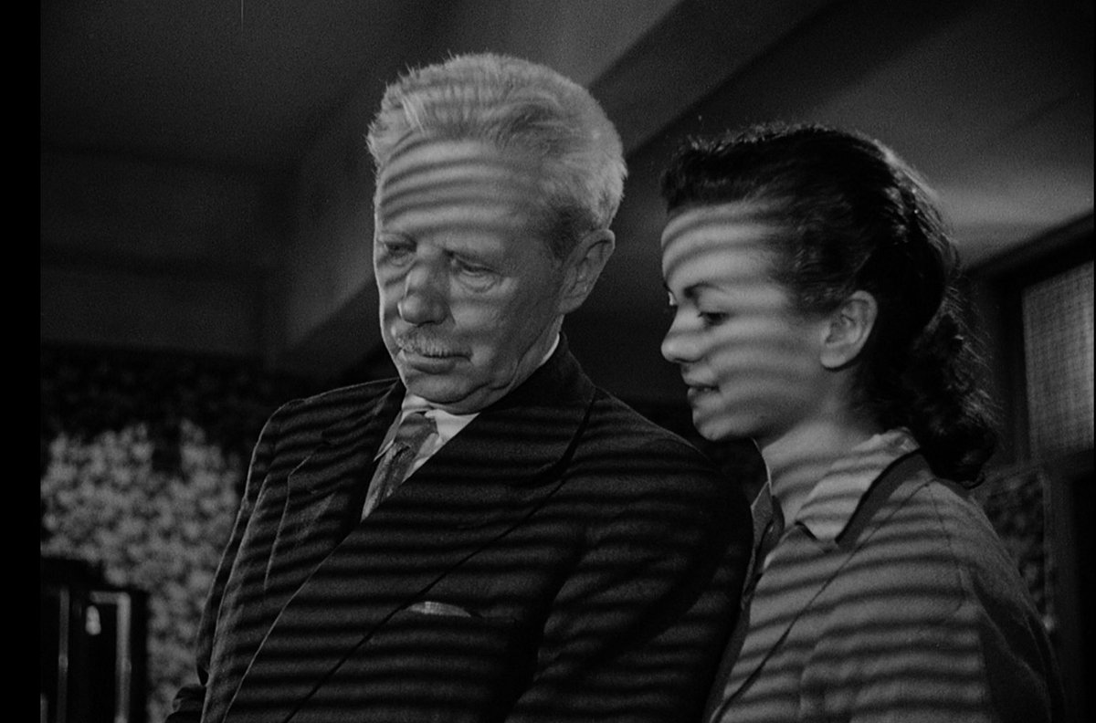 CultFilmsUK's tweet photo. ⭐️ ⭐️ ⭐️ ⭐️ ⭐️  for our forthcoming Blu-ray of Umberto D from @Criticstweeting https://t.co/5rIfSHdIbo https://t.co/KU6NtOUxIV