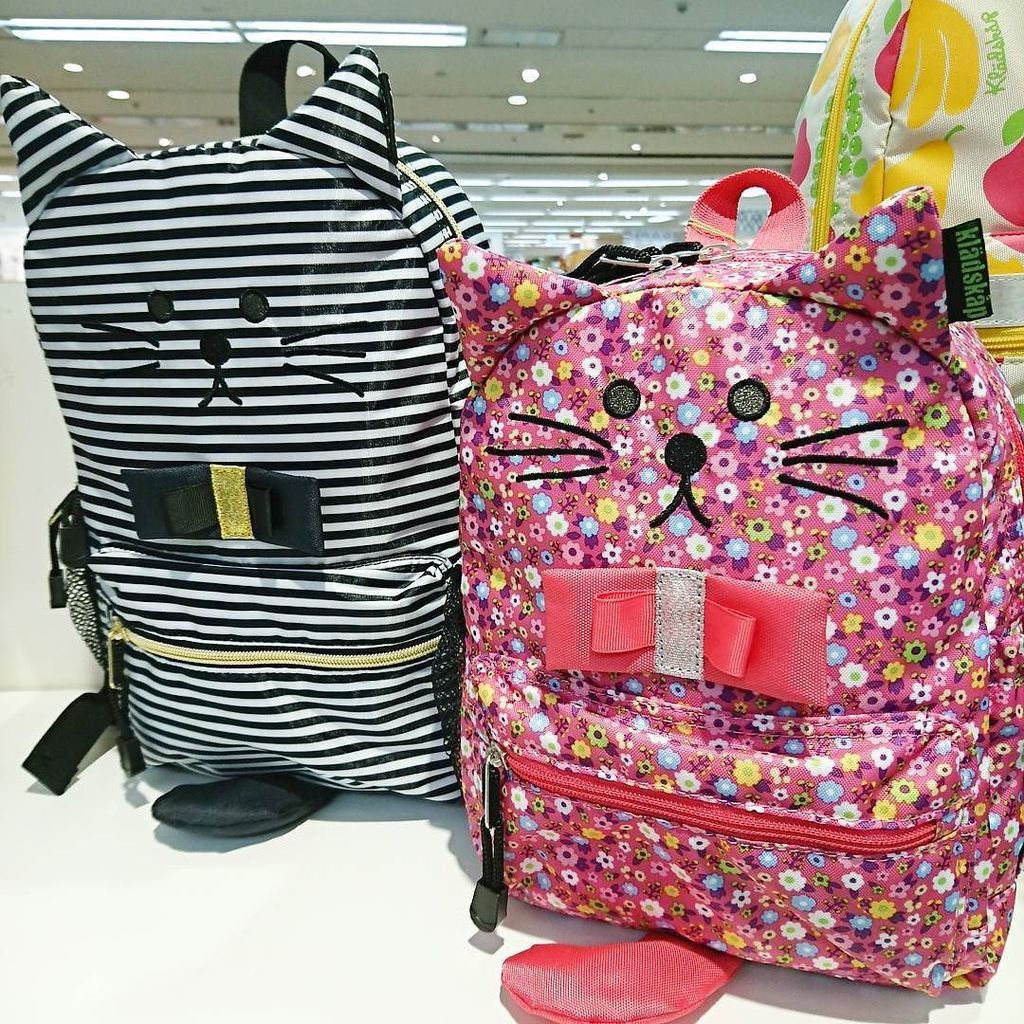 クレードスコープ公式 Twitter પર 猫ちゃんリュック入荷しました お花柄とモノトーンボーダーの２種類 モノトーンはクレードスコープでは珍しいアイテムです こちら なんとしっぽ付きです 4 900 Tax Kladskap Kladskap T Co Yq1bxaaxh5