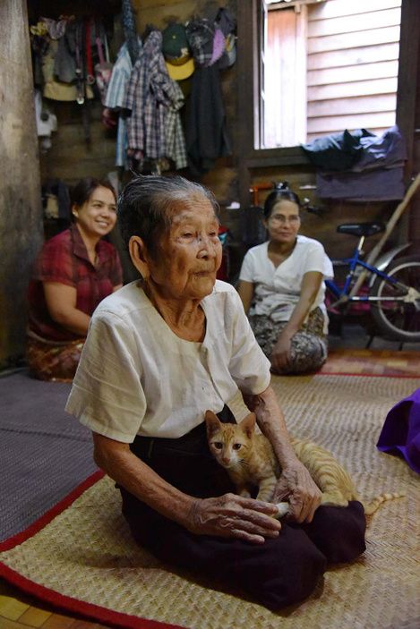 HelpAgeAPRO's tweet photo. Not enough state support, seniors in Myanmar help themselves: https://t.co/IvQKtg8MdV #ageing #porverty via @ChannelNewsAsia https://t.co/iKcxlOh73T