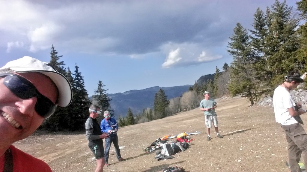 lagresquad's tweet photo. #FPV sur spot.

#Vercors #Grenoble #France #Fpvrace #flystyle #fpvracing #drone #drones #fpvaddiction https://t.co/lhGKuqU1XL