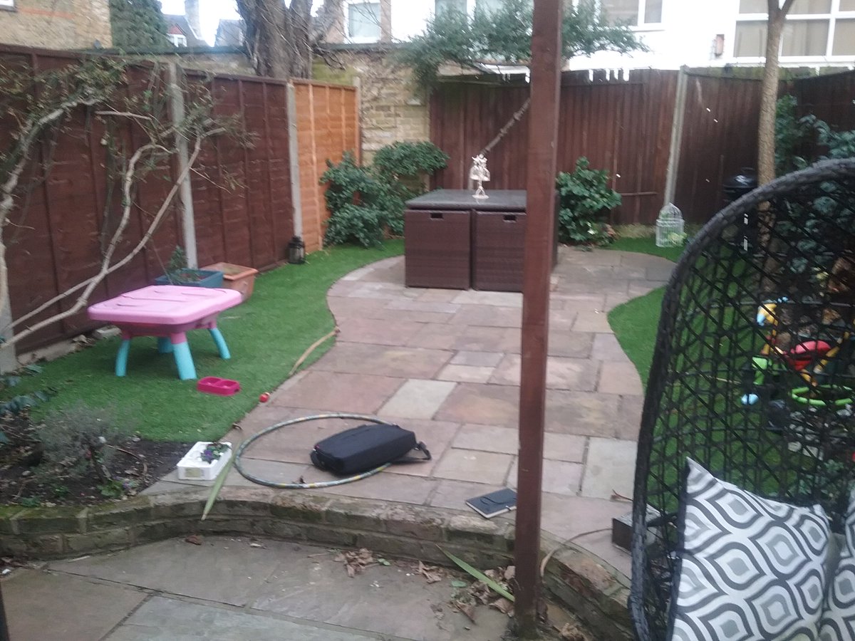 rg_wolfs's tweet photo. Stay engaged, watch our #professional  team #transforming a family #garden in #Greenwich.
Before transformation. https://t.co/3hIPIZp8go