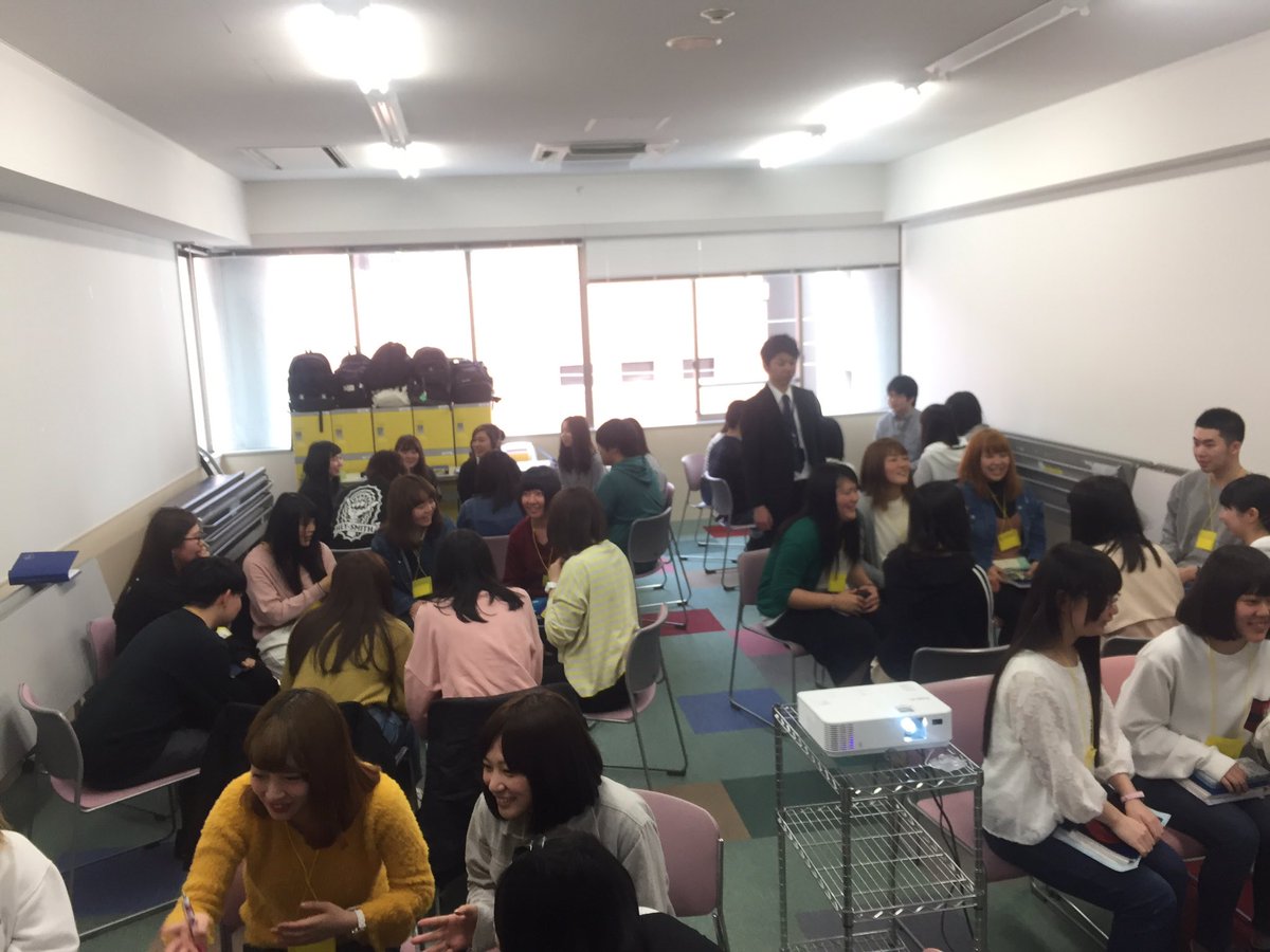 sendai_child's tweet photo. CO1Aの担任の鷹崎先生とオリターの佐藤虹帆さんのペアです😆🌟今日は学校内の大切なルールを学びました🎉✨目指せ、明日も全員皆勤😆https://t.co/0MzPKjSuH7
#仙台こども #保育 #専門学校 #CO1A #元気いっぱい #笑顔もいっぱい #明日も頑張るぞ💪 https://t.co/EReJMpHFv7