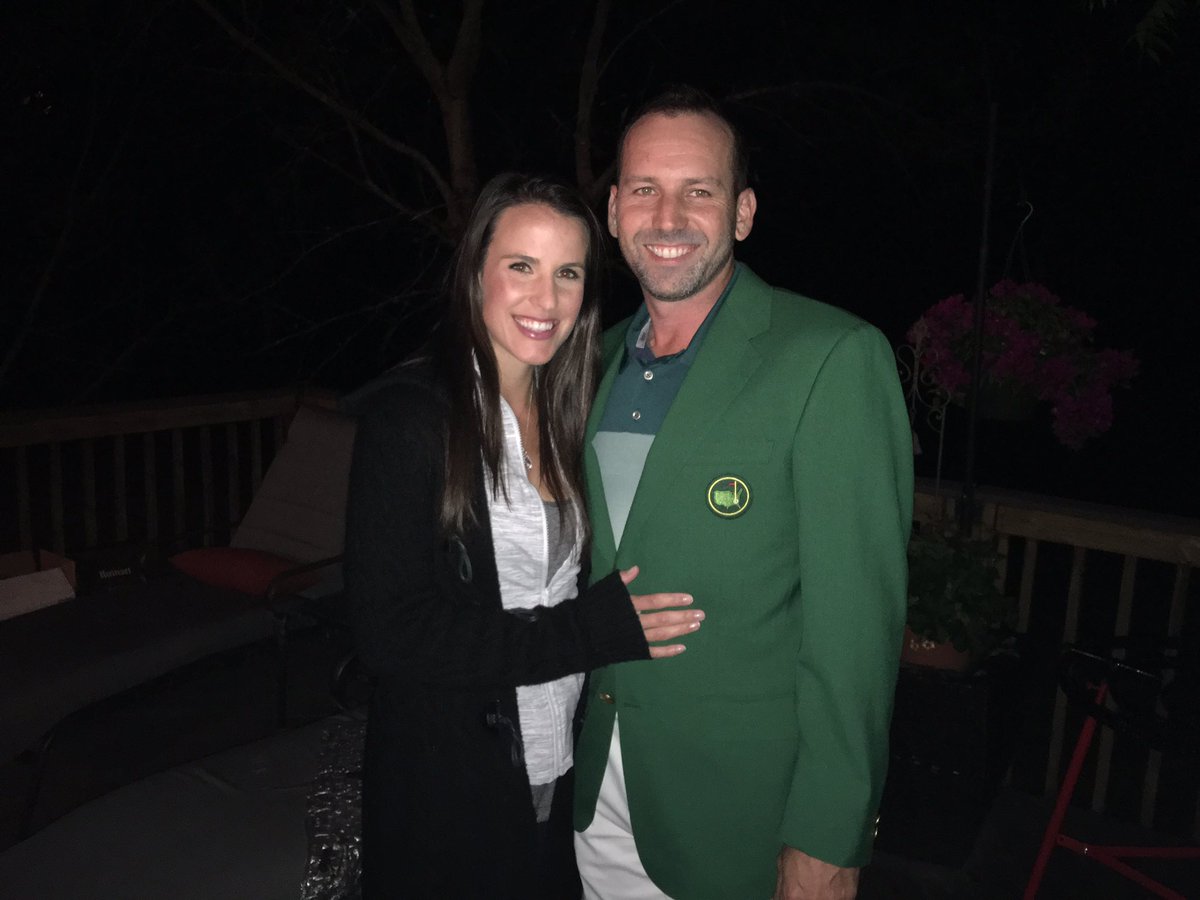 What an awesome new jacket, the members of Augusta National GC gave me tonight, don't you think?😍