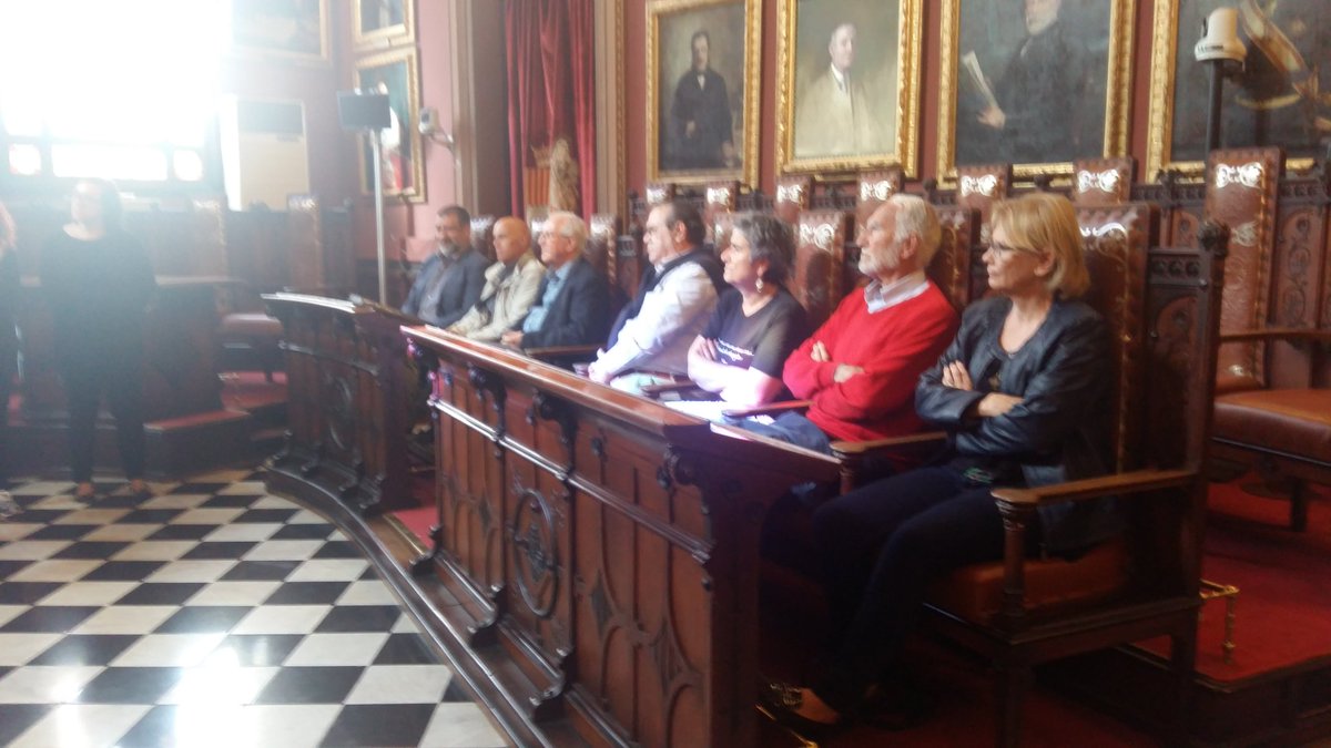 hila's tweet photo. No podem donar l'esquena al sentiment de solidaritat de la ciutadania pq som una ciutat compromesa, volem ser una ciutat d'acollida #joacull https://t.co/l5FfVd6Zyn