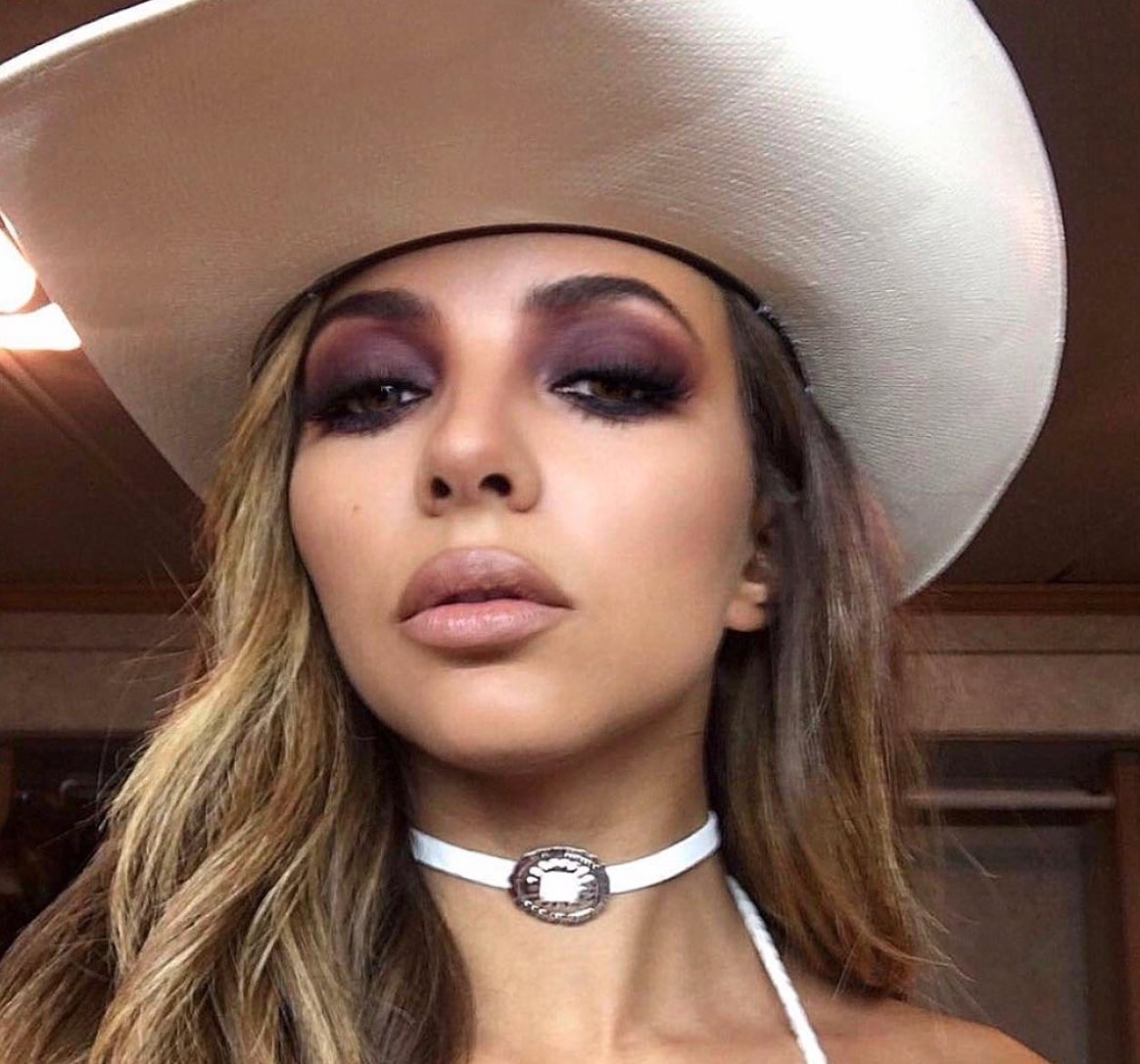 EleganceLashes's tweet photo. Starting our week with #MondayMotivation from @LittleMix's beautiful Jade 🙌🏻 She's wearing our "Bekka" lashes in the #NoMoreSadSongs video! https://t.co/tvzce7xCf7