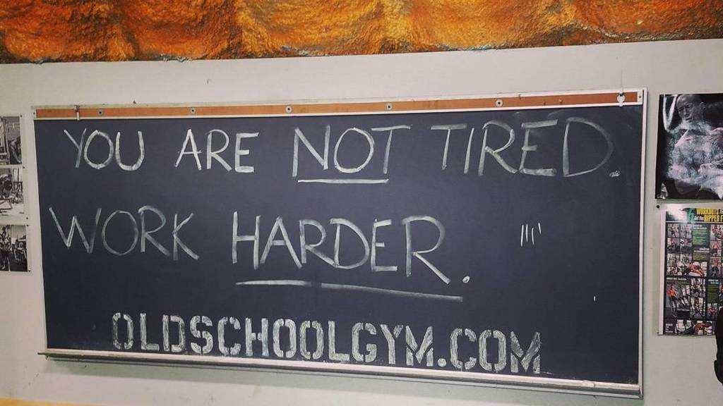 TeamClydesdale1's tweet photo. When the chalk motivates you on a Monday morning. Feeling every bit of that workout.
#4amcrew #TeamOSG #TeamClyd… https://t.co/8cH4VJrPwn https://t.co/FrzQjnPACb