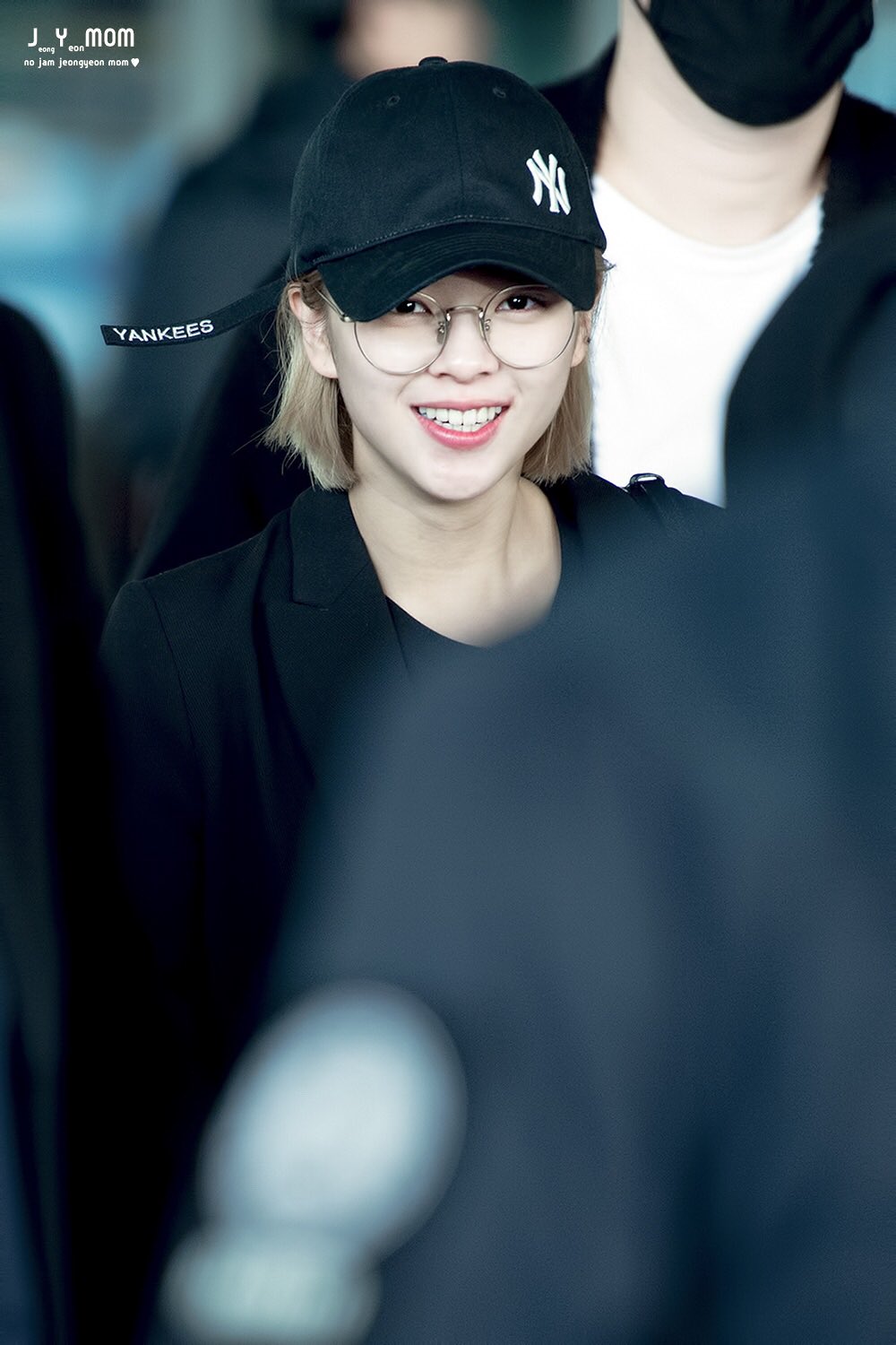 C9CujZvUMAAfLtk.jpg:orig