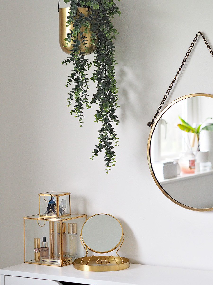 hubschinterior's tweet photo. If you love a #golden touch in the home décor, then have a look at the blog Lust Living #homedecor #danishdesign
https://t.co/G3zl4VZXeN https://t.co/1Eu1oW25nP