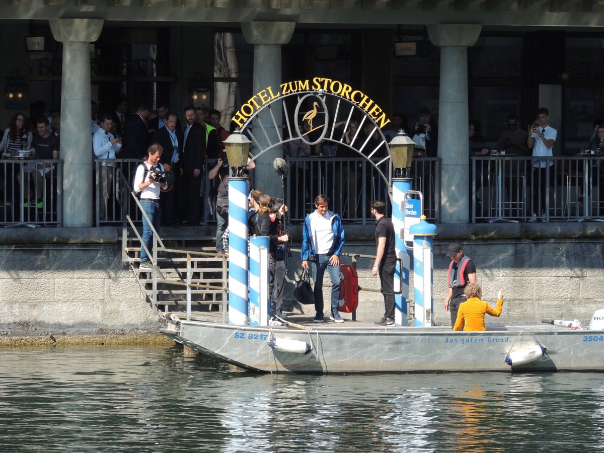 Unser grosses Vorbild zu Besuch <a href="/rogerfederer/">Roger Federer</a>! 
#matchforafrica3