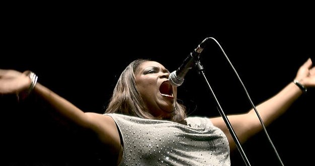 Happy birthday to Blues Music Award Winner and current BMA nominee, Shemekia Copeland! 

photo: Stanislaw Zaremba 