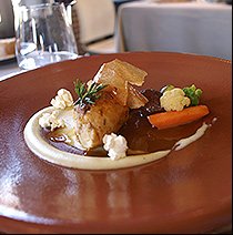 Avilaautentica1's tweet photo. @5Restaurante, un lugar donde os resultará fácil encontrar el #saborautentico está #SemanaSanta2017 ¡Compartidlo! https://t.co/3mR9jyEOZF https://t.co/azk0NRhqSW