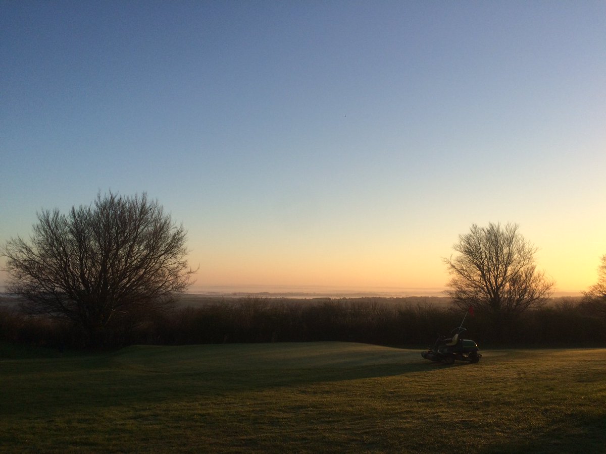 The course looking gorgeous this morning #earlybird #views #cheersforthepicDave