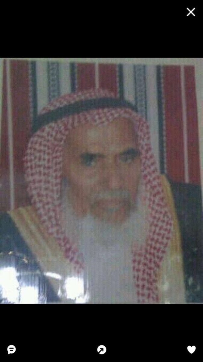 aldhibal's tweet photo. لادق طبل الحرب مزيكه وزير
ماعندنا فالموت وألا فالحياه
الشيخ الراحل ربيع بن مبطي الذيابي https://t.co/0UV88Y5Y9Q