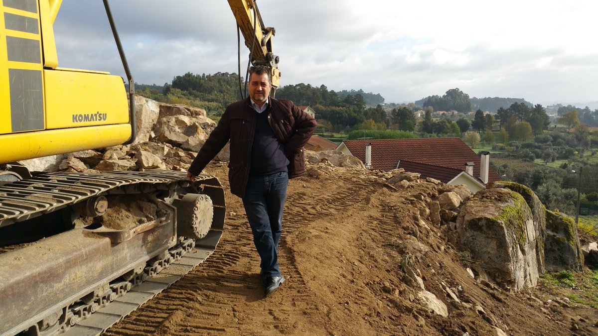 LucsanEnergy's tweet photo. Comenzamos las obras del nuevo hotel rural-restaurante de nulo consumo en Viseu.
Será el primer hotel rural "Autosuficiente" en Portugal. https://t.co/cKqtIhLMhg