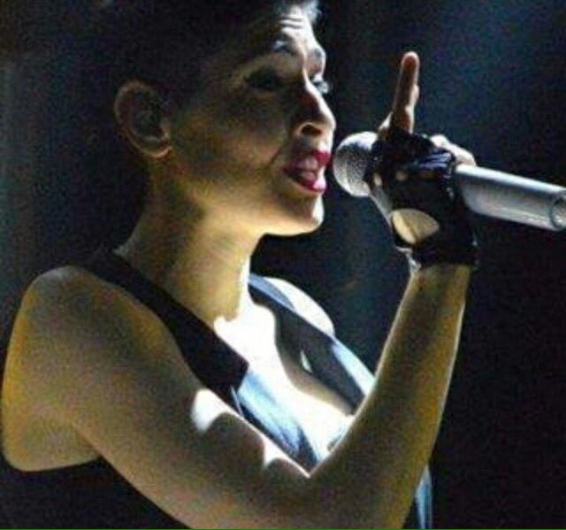 sheloveshaash's tweet photo. Por Aver Esperado Demasiado De Un Perdedor🖕🏻😂Ash Ese Dedo😂Como Te Amoo Mujer Eres Mi Todo💘😍Eres Perfecta😍🙌🏻❤️👑 @haashoficial https://t.co/M57sew5Az7