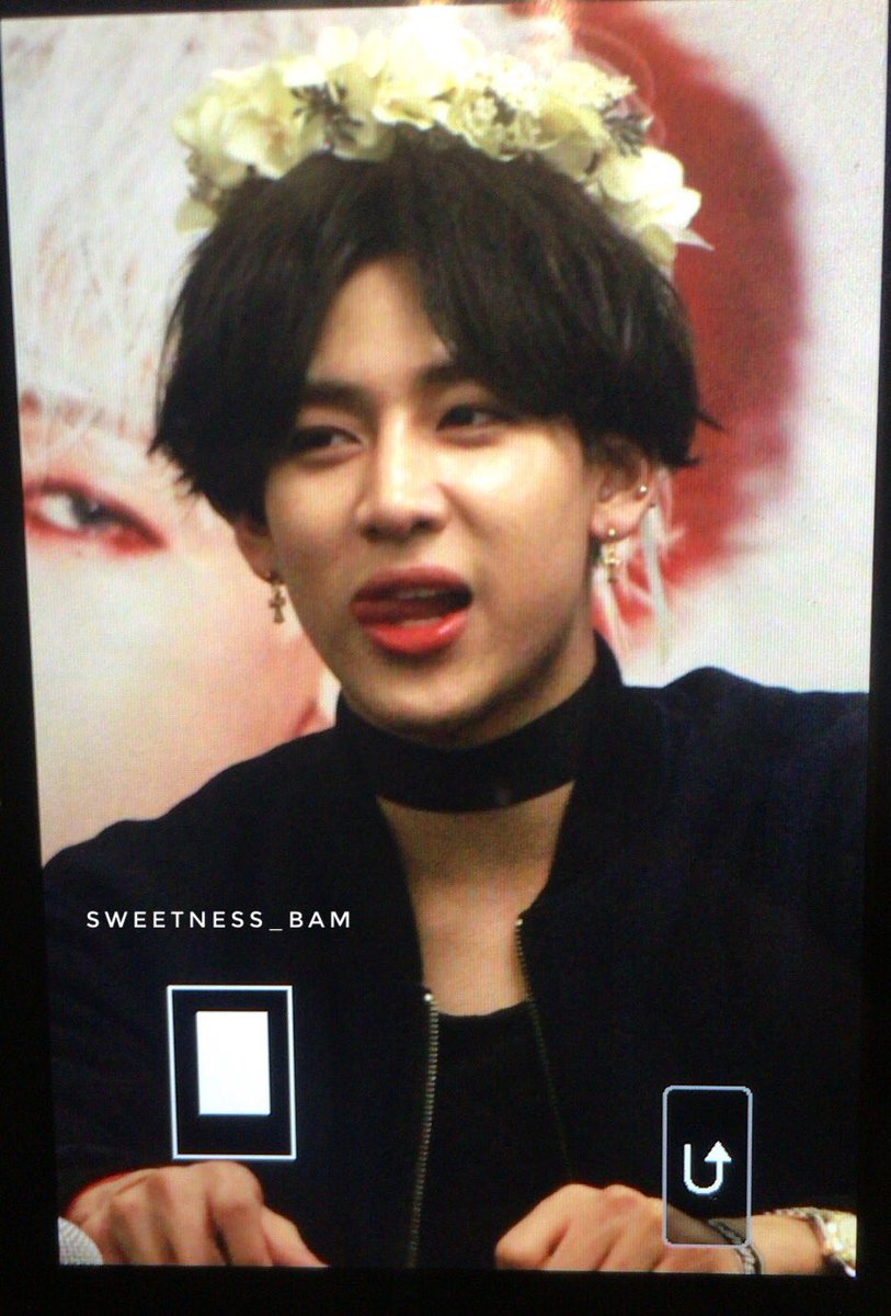 sweetness_bam's tweet photo. 170410 부산 팬사인
You are as cute as ever...💘
@BamBam1A 
#BamBam #뱀뱀 
#갓세븐  #GOT7 #NeverEver https://t.co/JmdGY3N2Gn