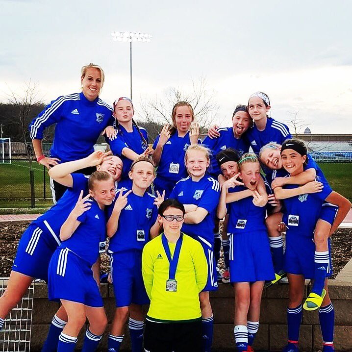 Sharpiee6's tweet photo. I let my hair be my crazy pose in this pic. PROUD OF YOU GIRLS!!! #WDMSC #U12 #premiergames πβ½οΈ https://t.co/gMdhMVNSoI