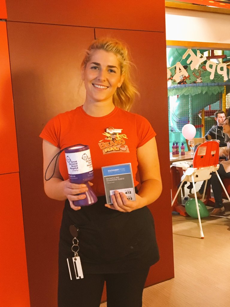 Massive well done to Megan  £100 worth of raffle tickets for <a href="/GreatOrmondSt/">Great Ormond Street Hospital for Children</a> in one shift #easter raffle  <a href="/MarkCash15/">Mark Cash</a> #smashingtargets 🐥🐤🐣