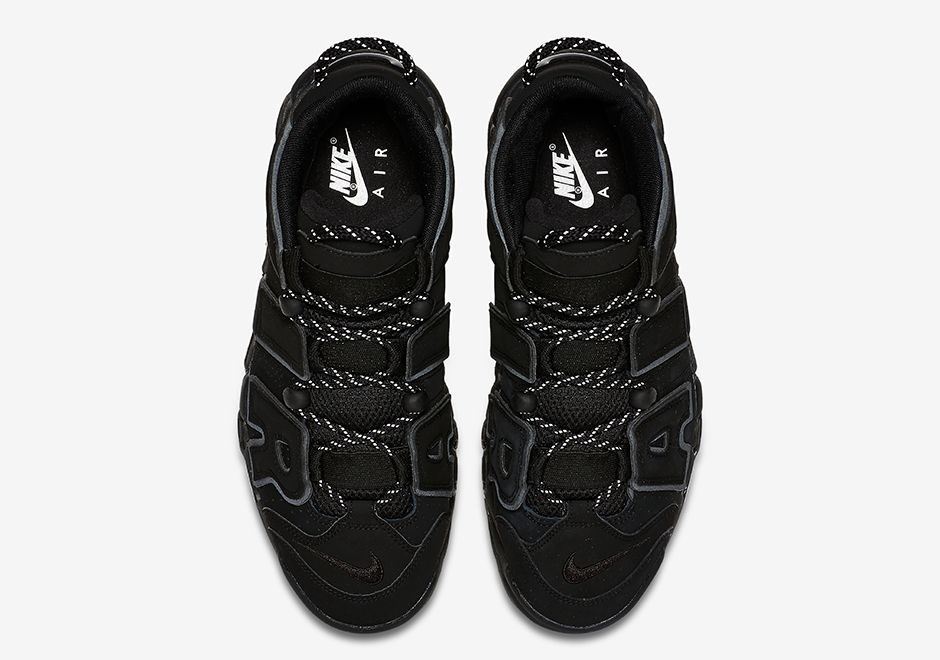 sneakerkick2017's tweet photo. The Nike Air More Uptempo "Reflective" hits retailers on April 15th for $160 =»https://t.co/6kj4Tgpqpu https://t.co/WNTO1krDIK