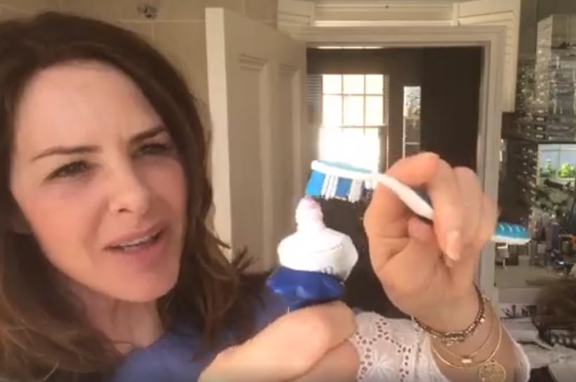 TeamSquidger's tweet photo. Making monday morning that little bit easier for @trinnywoodall by helping her #getmoreout of her toothpaste #mintyfresh #squidger #squeeze https://t.co/RqUCQ6rtcR