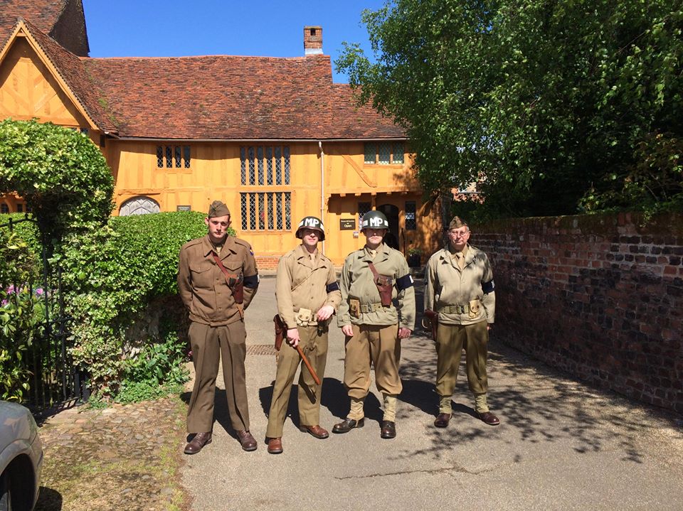 AirmensBar's tweet photo. Memories of #VE70 anniversary May 2015. Info about our #Vintage 1940s Commemorative weekend 19-22 May 2017 here: https://t.co/a7GEIEAfli https://t.co/hz3zdaabyx