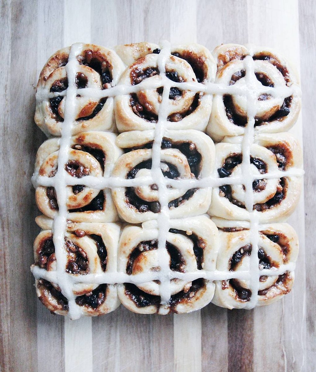 kindmindstate's tweet photo. My Hot Cross Cinnamon Bun recipe is on the blog now! 
https://t.co/RivRrgAknM https://t.co/1pMwqntnJ5
