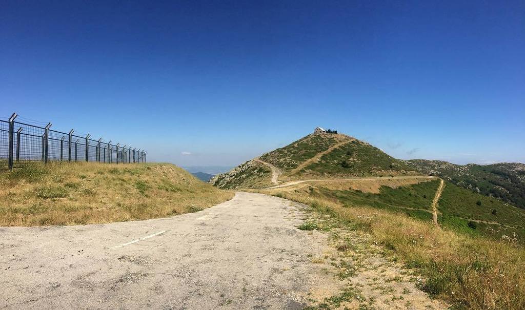 Pterodactyl_cc's tweet photo. The Top! Turo de l'home. #cycling #cyclinglife #cyclingphotos #cyclingshots #roadcycling #roadporn #roadslikethese #fromwhereiride #adventu… https://t.co/Ksk9ZMrH3P
